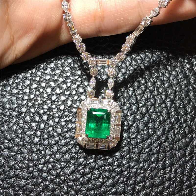 白18K金祖母绿链牌3.33ct