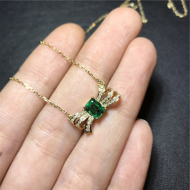 黄18K金祖母绿链牌0.632ct