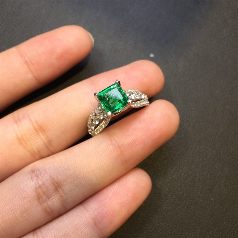 白18k金祖母绿戒指1.34ct