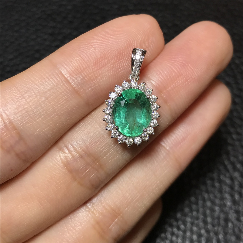 白18K金祖母绿吊坠2.439ct