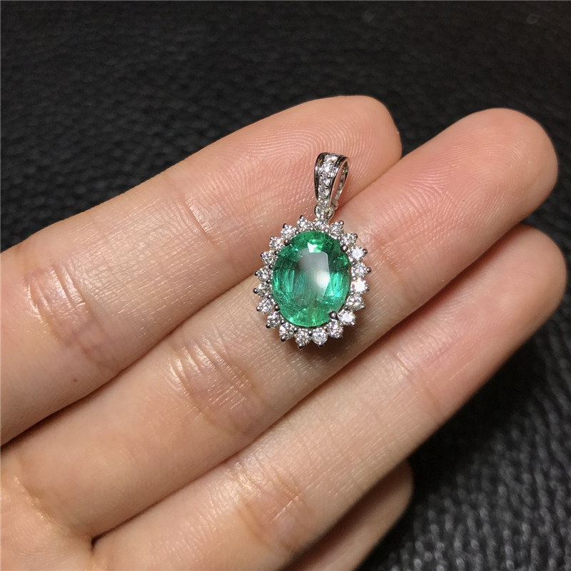 白18K金祖母绿吊坠2.439ct