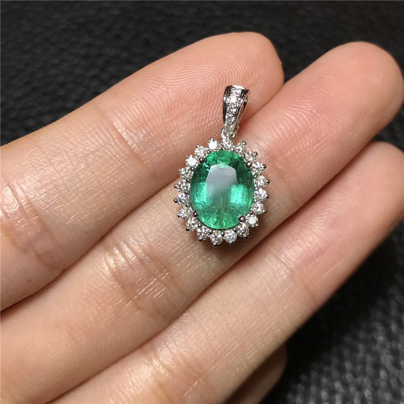 白18K金祖母绿吊坠2.439ct