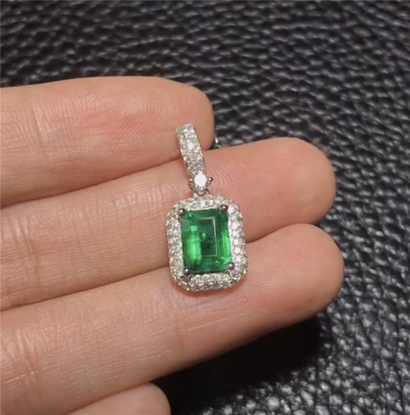 白18K金镶嵌祖母绿吊坠1.56ct 颜色浓郁