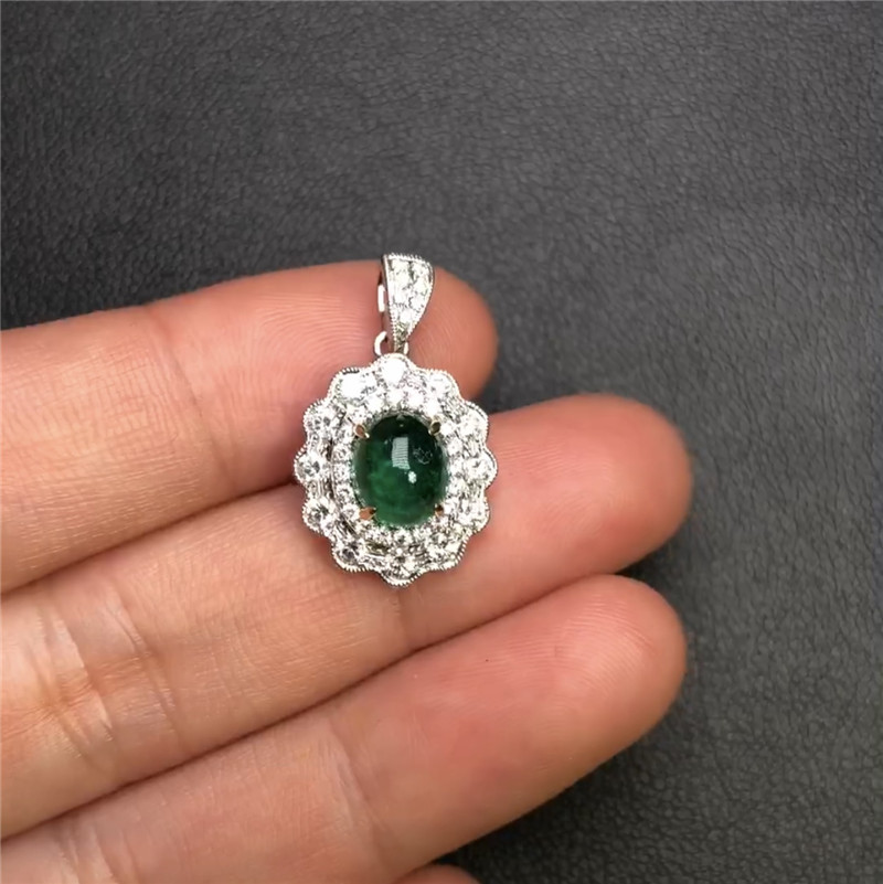 白18K祖母绿钻坠1.25ct