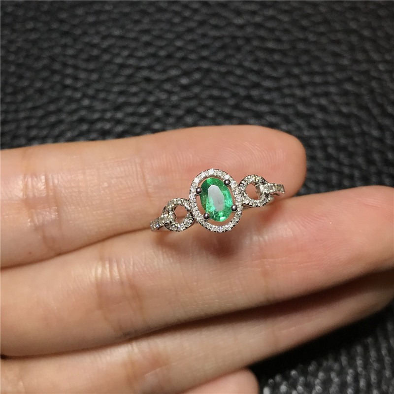 白18k金祖母绿钻石戒指0.3700