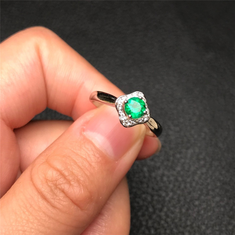 白18K金祖母绿钻戒0.317ct 简约哥伦比亚戒指