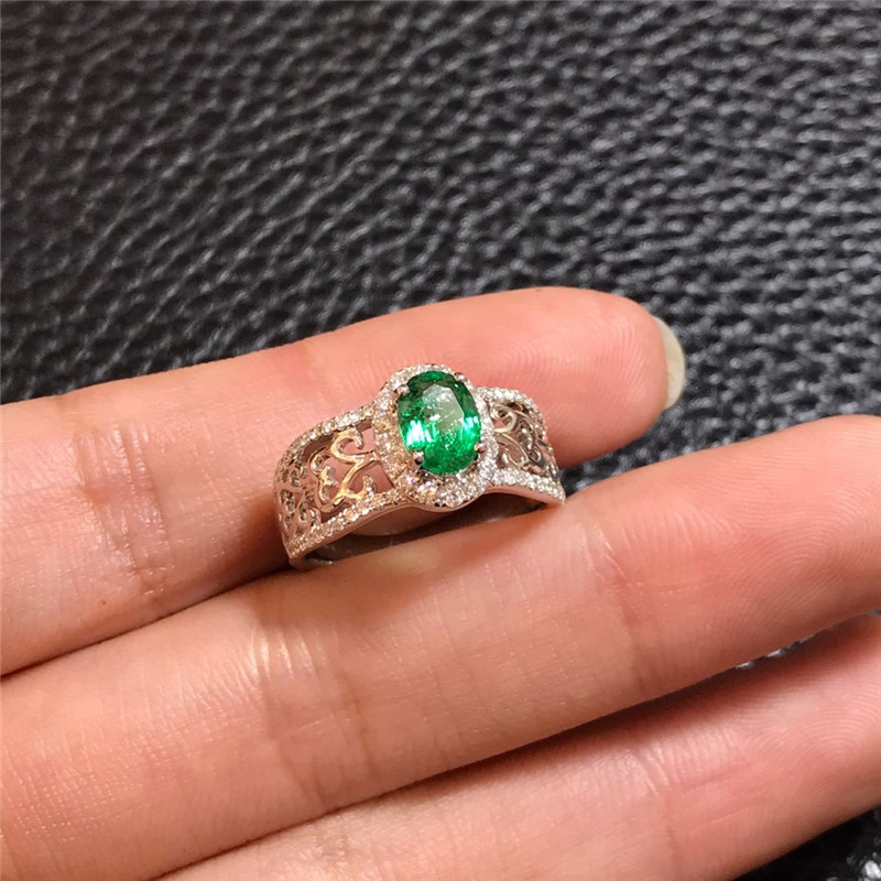 白18K金祖母绿钻戒0.7ct