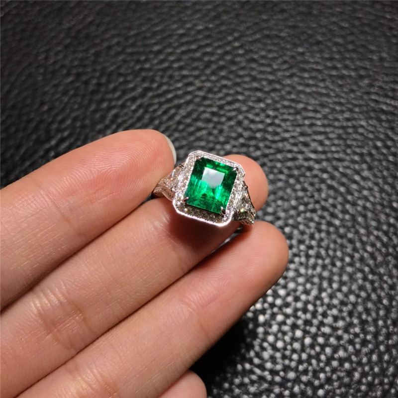 白18K金祖母绿戒指2.39ct