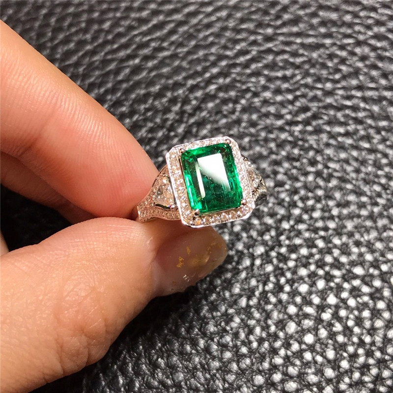 白18K金祖母绿戒指2.8ct