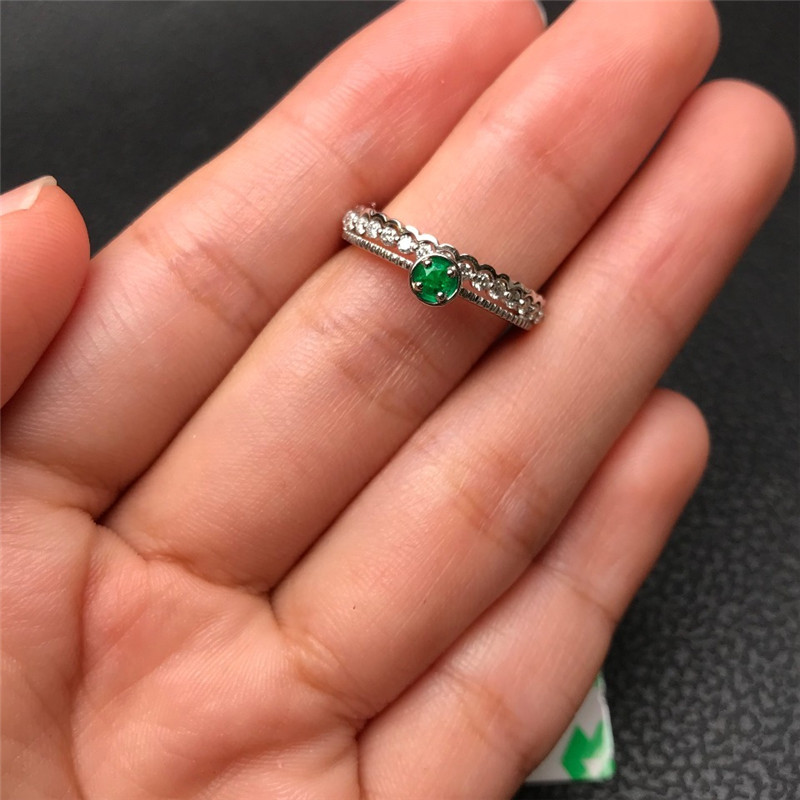 白18K金祖母绿戒指0.07ct