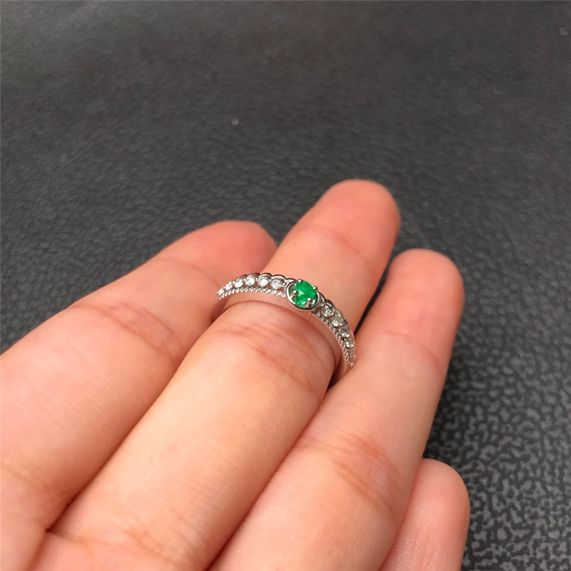 白18K金祖母绿戒指0.07ct