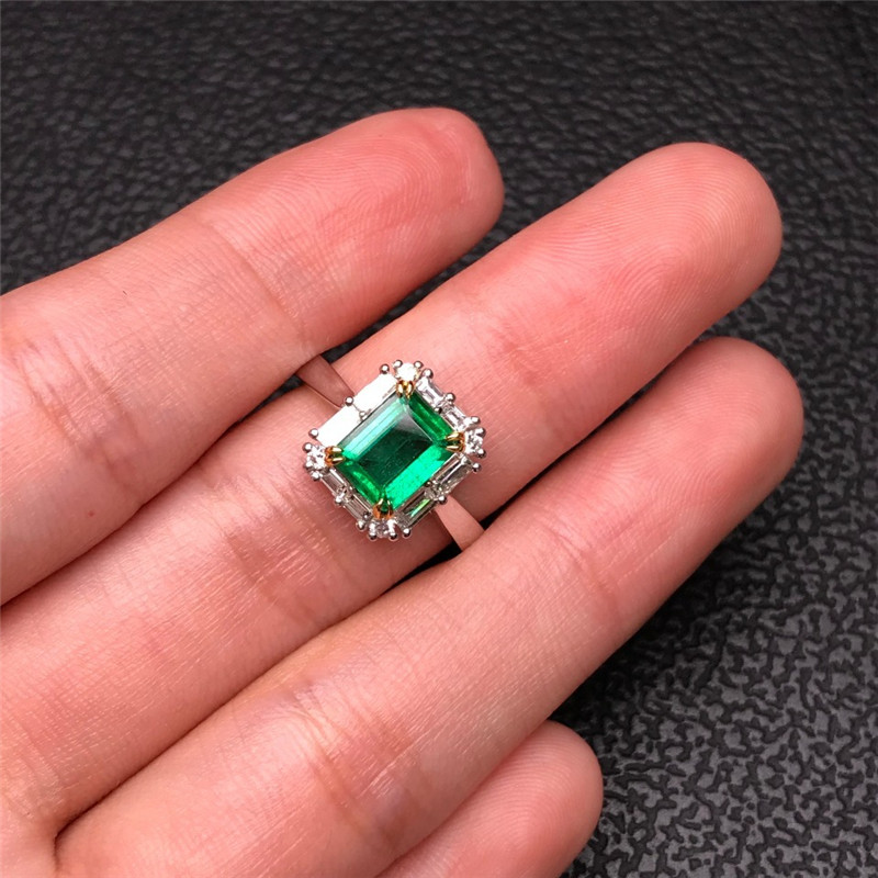 白18K金祖母绿戒指1.33ct