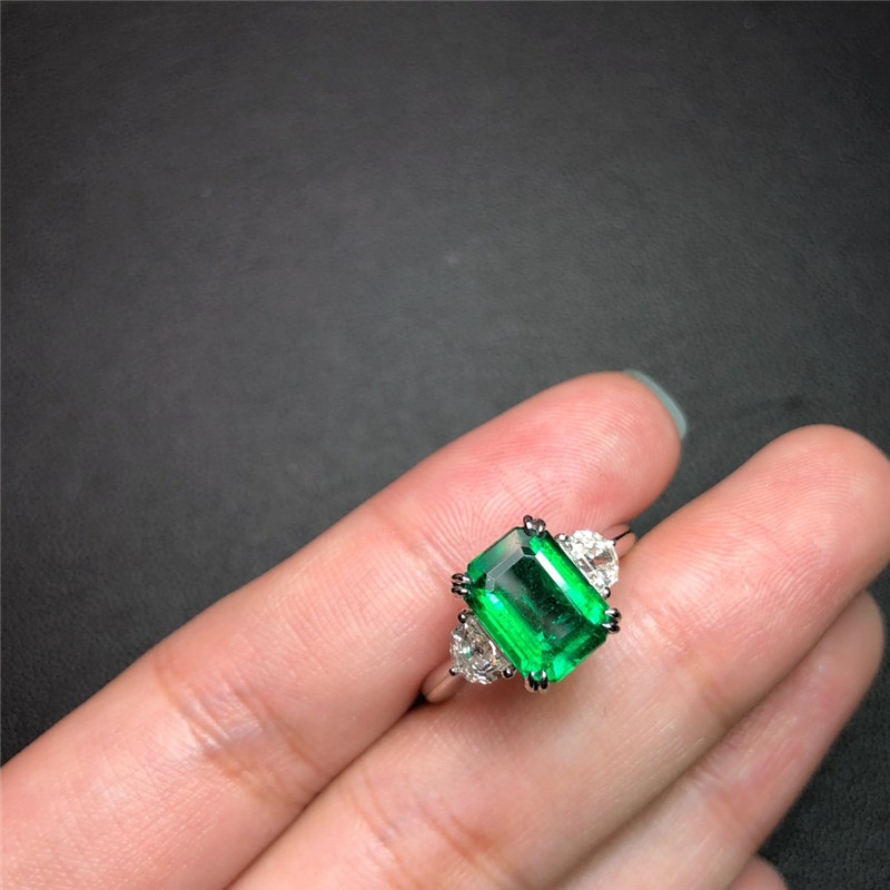 白18K金祖母绿戒指2.41ct