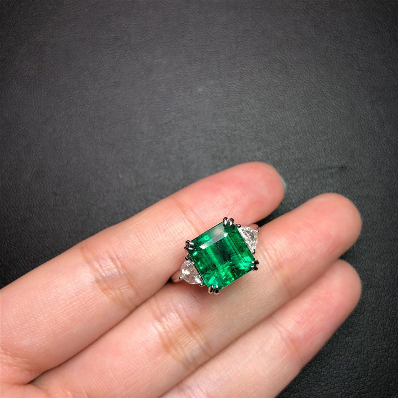 白18K金祖母绿戒指4.27ct