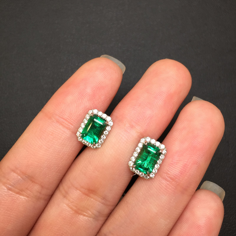 白18K金祖母绿耳钉1.69ct/2p