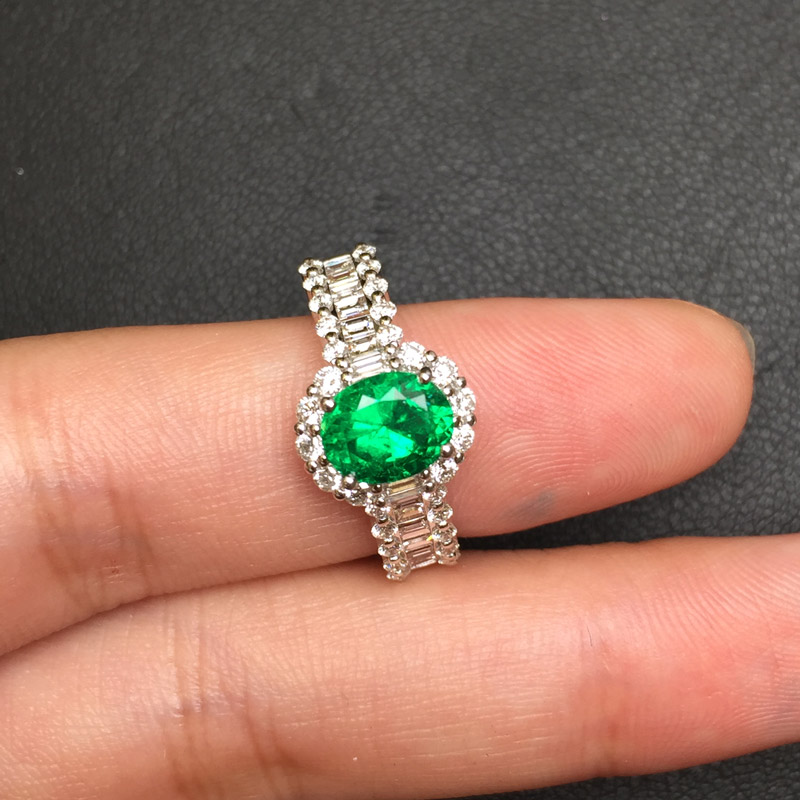白18K金祖母绿钻戒1.0ct