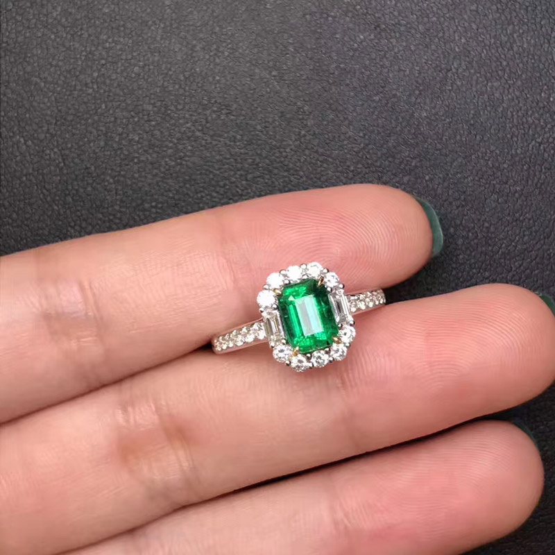 白18K金祖母绿钻戒1.030ct