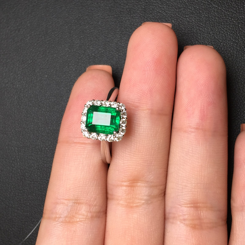 白18K金祖母绿钻戒2.079ct
