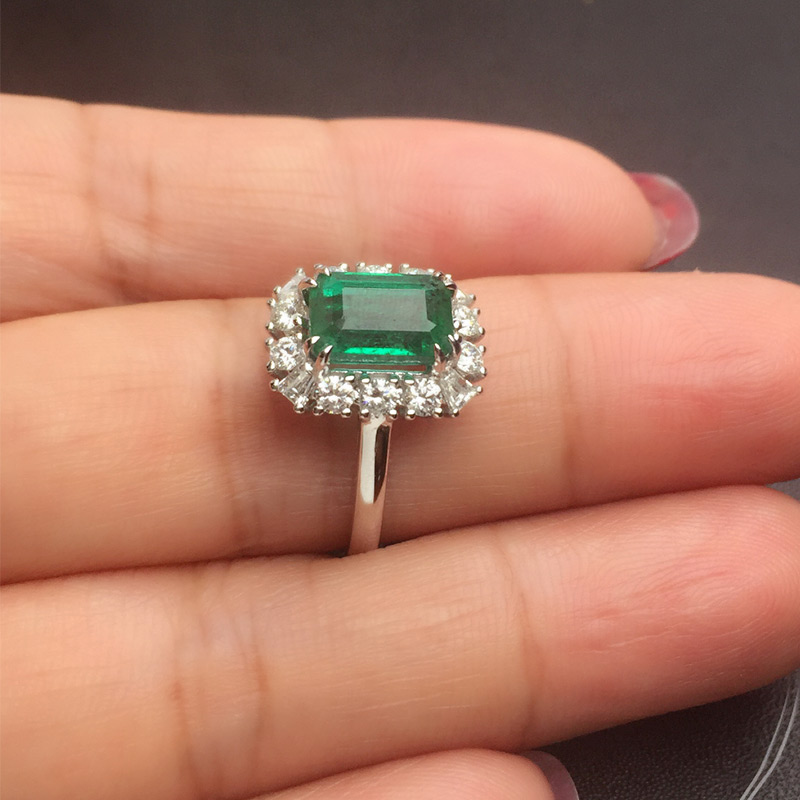 白18k金祖母绿钻戒2.255ct