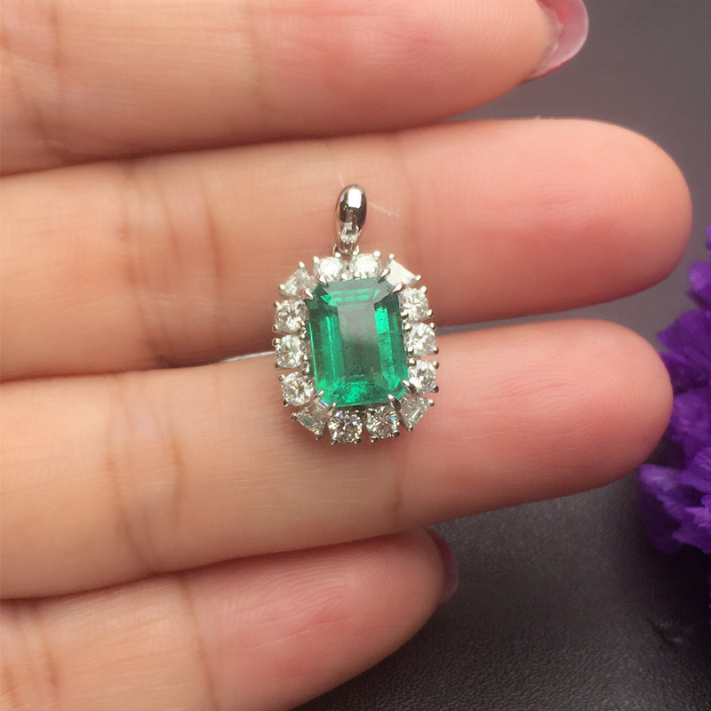 白18K金祖母绿钻坠2.192ct