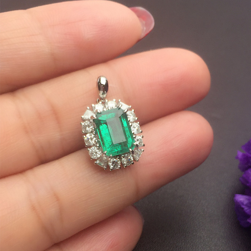 白18K金祖母绿钻坠2.192ct