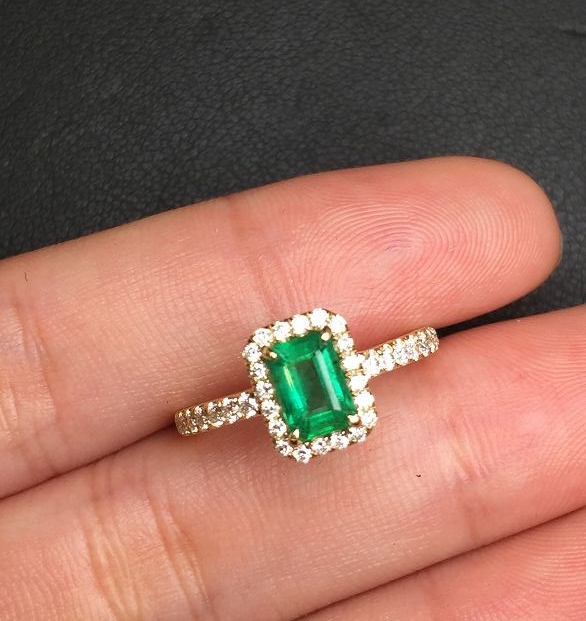 黄18K金祖母绿钻戒0.675ct