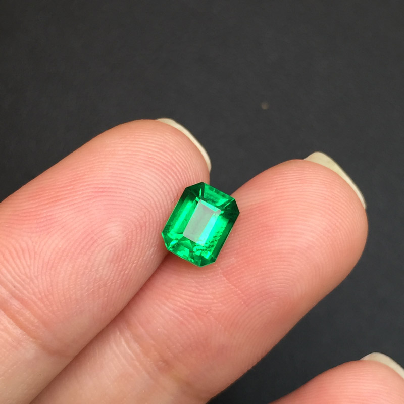 哥伦比亚 祖母绿裸石1.17ct GRS vivid muzo minor to moderate
