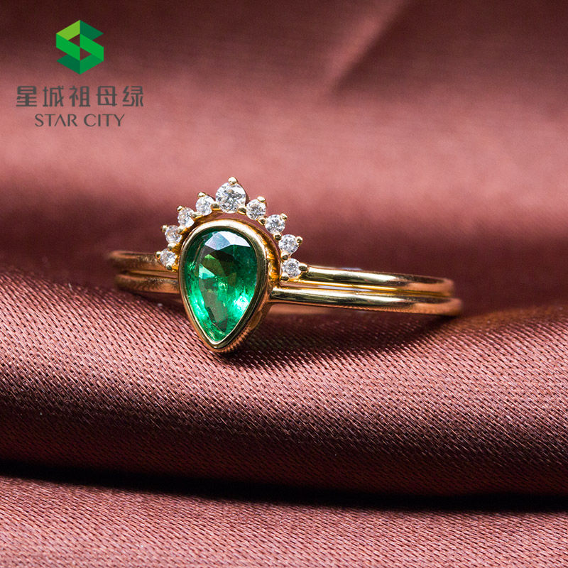 黄18K金祖母绿钻戒0.356ct 三用款简约镶嵌