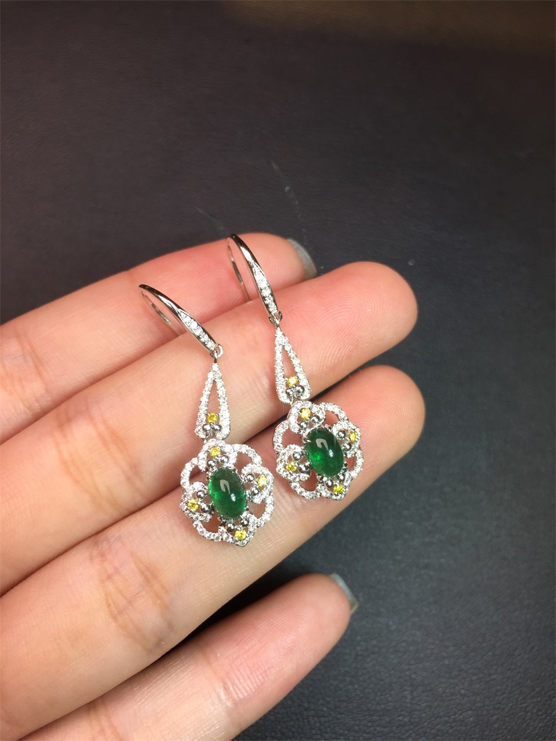 白18k金祖母绿耳坠1.13ct/2p