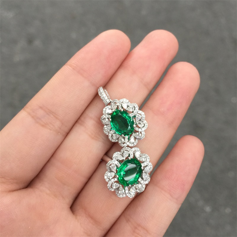 白18K金祖母绿钻坠1.45ct