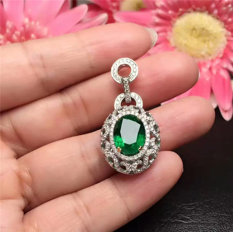 白18K金祖母绿钻坠 5.56ct
