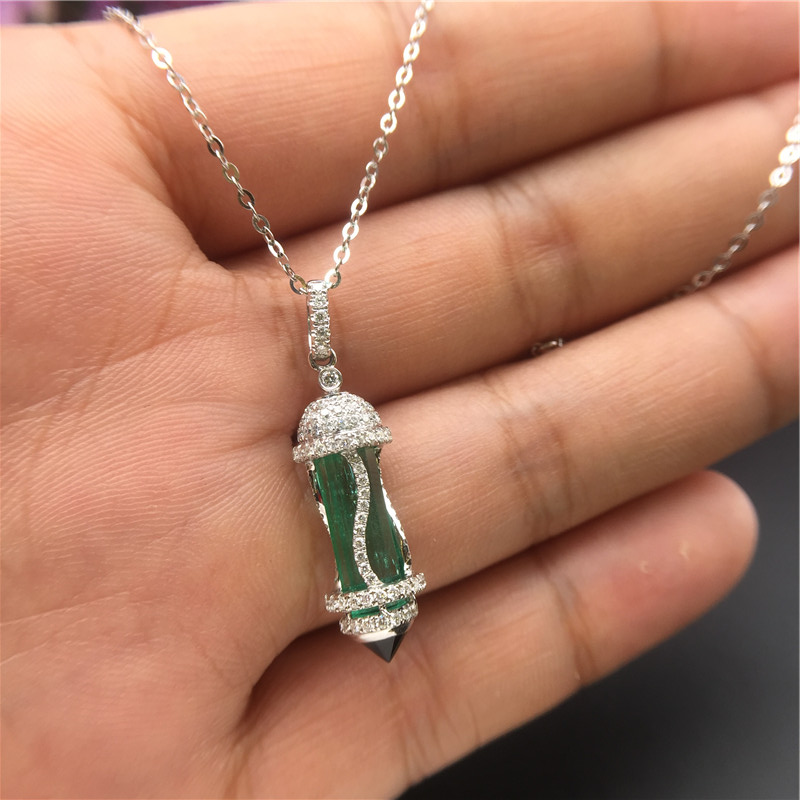 白18K金祖母绿晶柱钻坠3.04ct