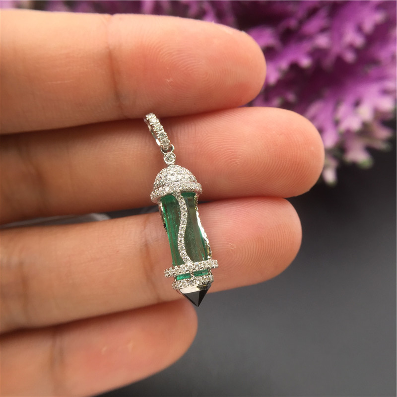 白18K金祖母绿晶柱钻坠3.04ct