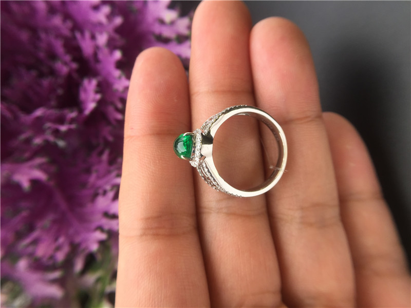 白18K金祖母绿钻戒1.11ct