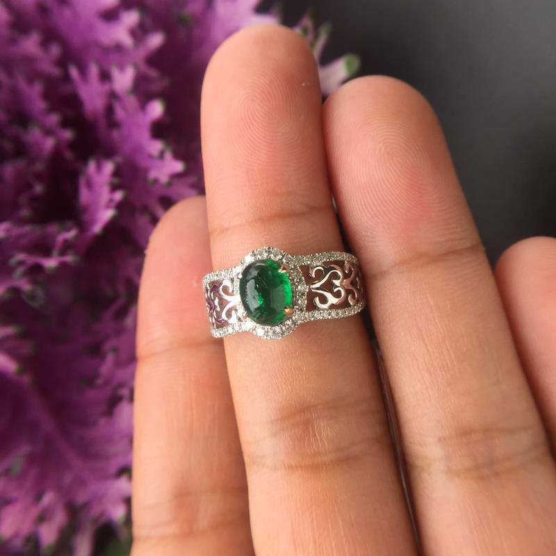 白18K金祖母绿钻戒1.11ct