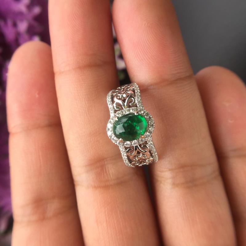 白18K金祖母绿钻戒1.11ct