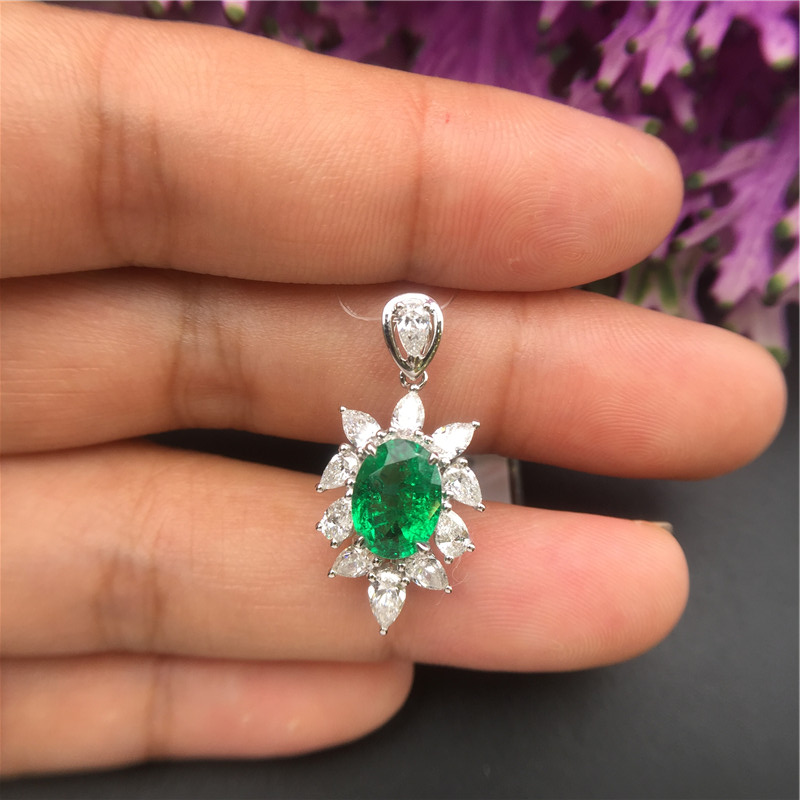白18K金祖母绿钻坠1.223ct 水滴钻石镶嵌