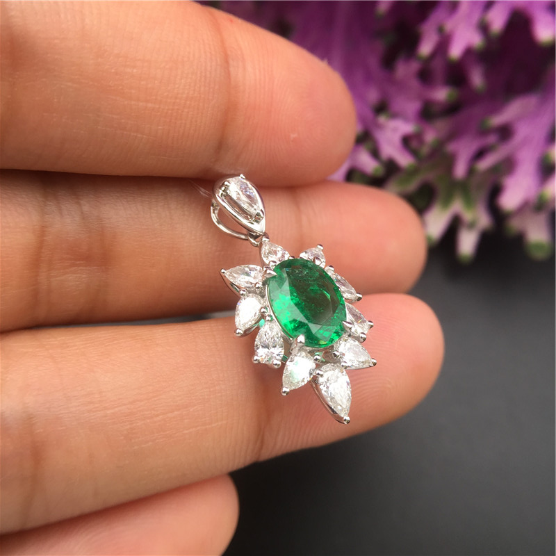 白18K金祖母绿钻坠1.223ct 水滴钻石镶嵌