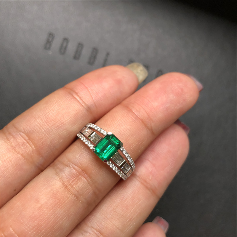 白18K金祖母绿钻戒1.075ct