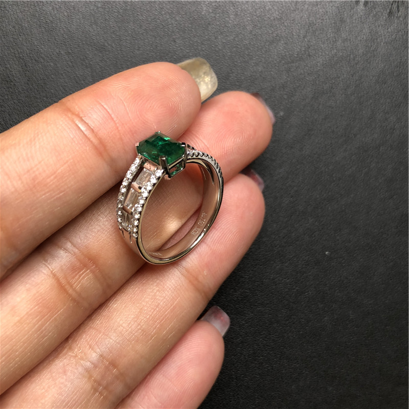 白18K金祖母绿钻戒1.075ct