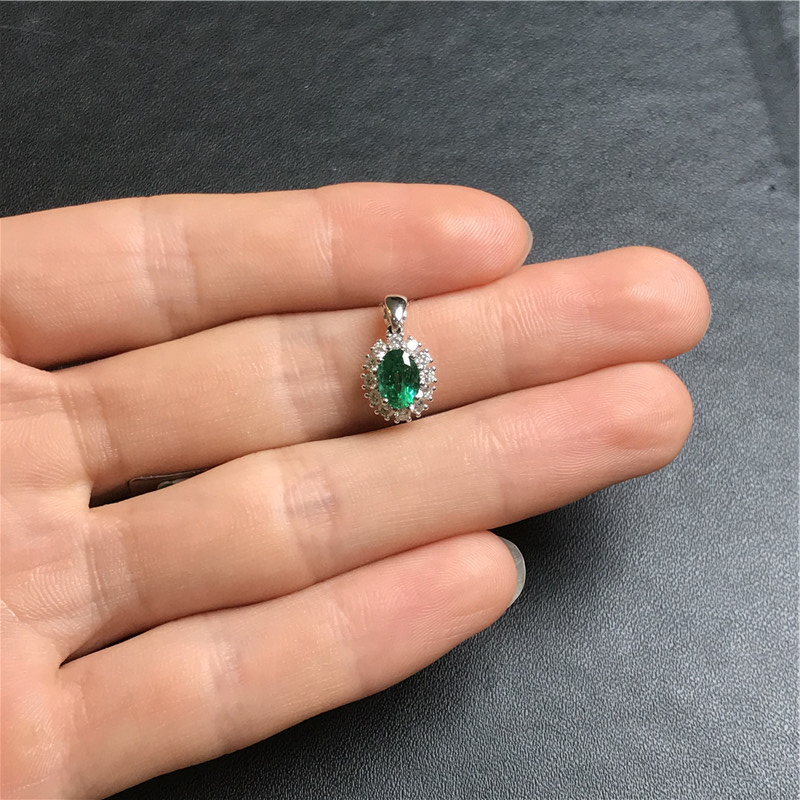白18K金祖母绿钻坠0.78ct