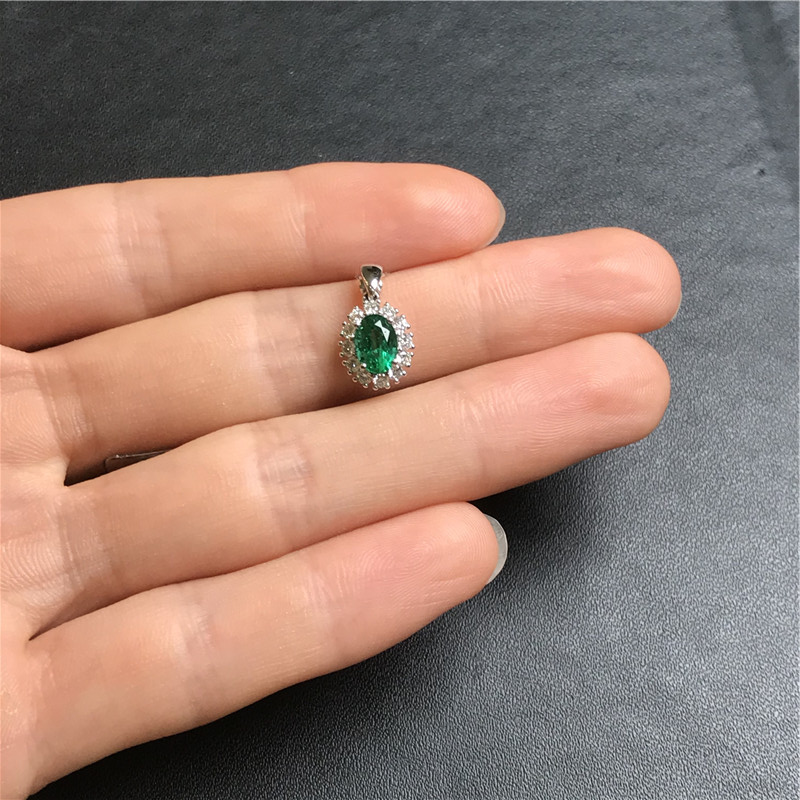 白18K金祖母绿钻坠0.78ct