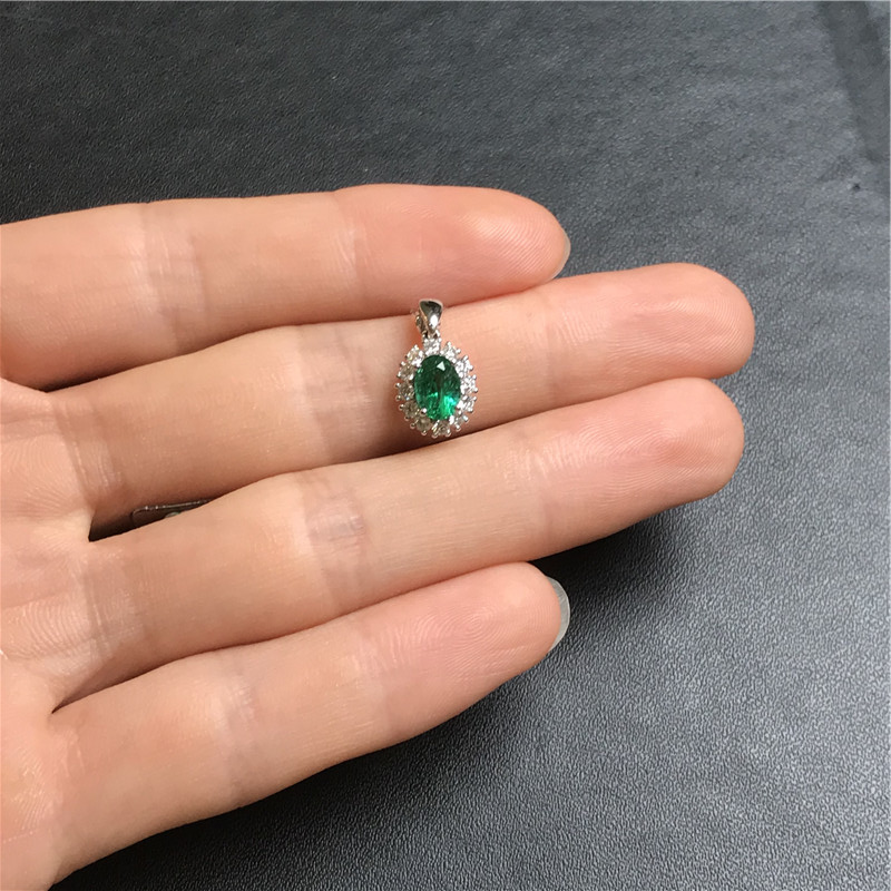白18K金祖母绿钻坠0.78ct