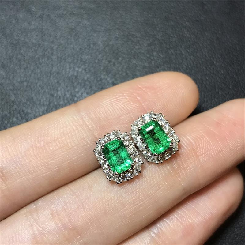 白18K金祖母绿耳钉 1.38ct