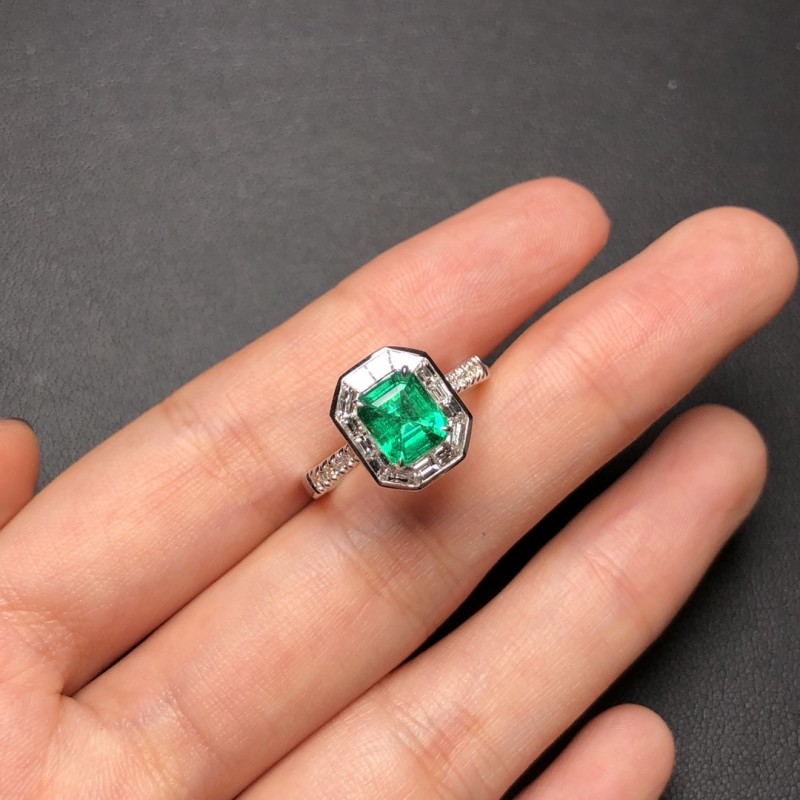 SC04079白18K金祖母绿戒指1.186ct