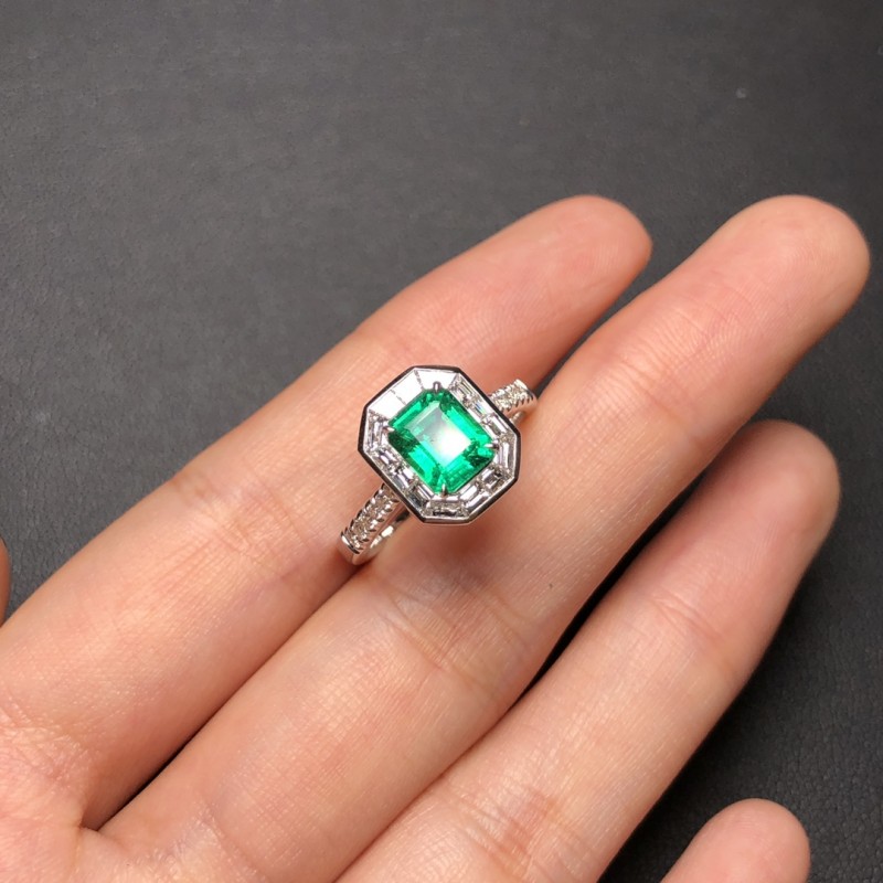 SC04079白18K金祖母绿戒指1.186ct