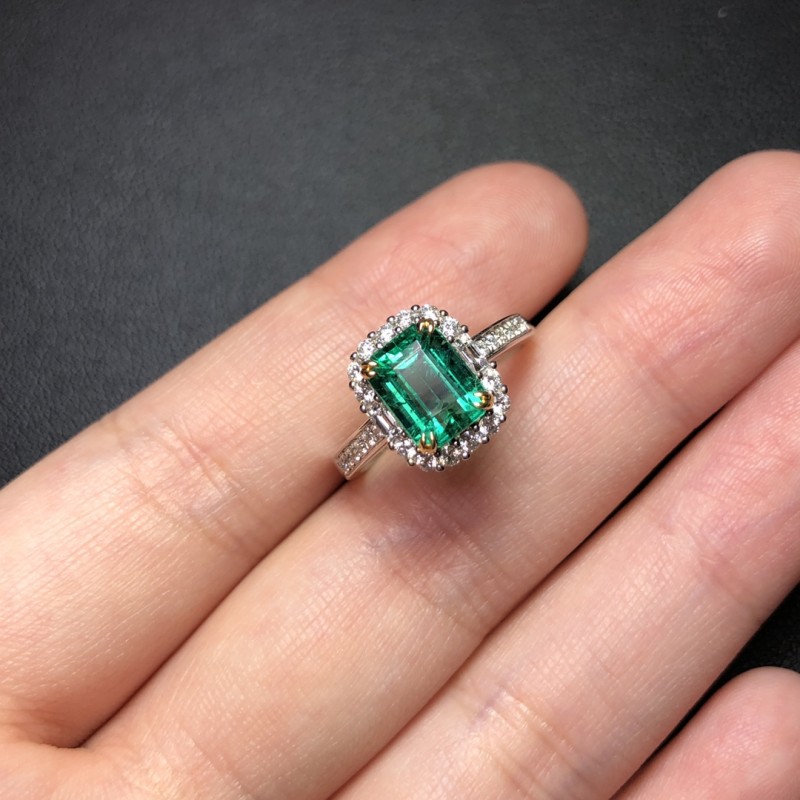 白18K金祖母绿戒指1.985ct
