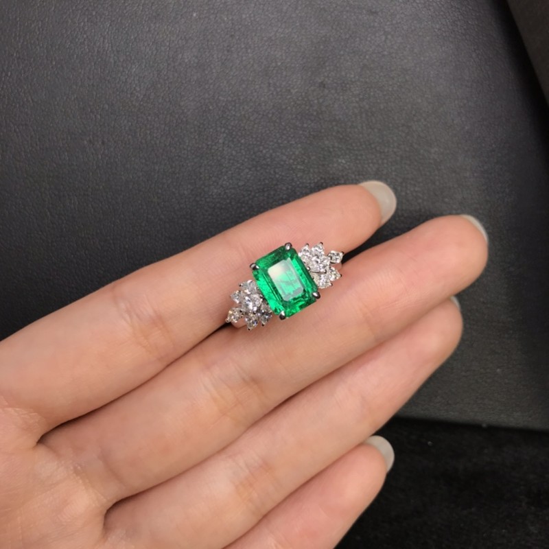 白18K金祖母绿戒指2.63ct