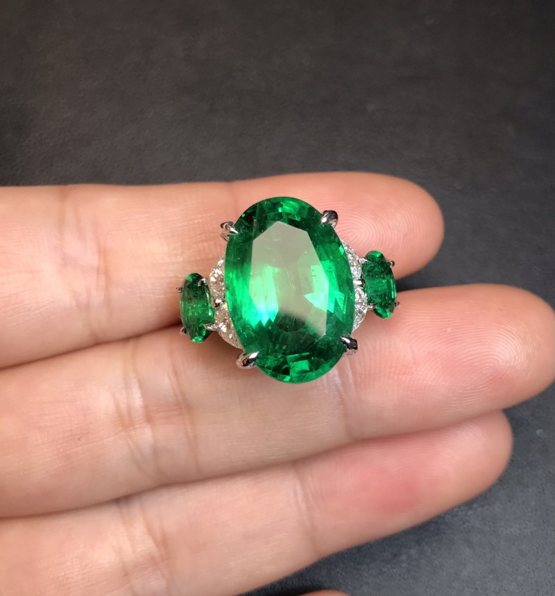 白18K金赞比亚祖母绿戒指9.88ct