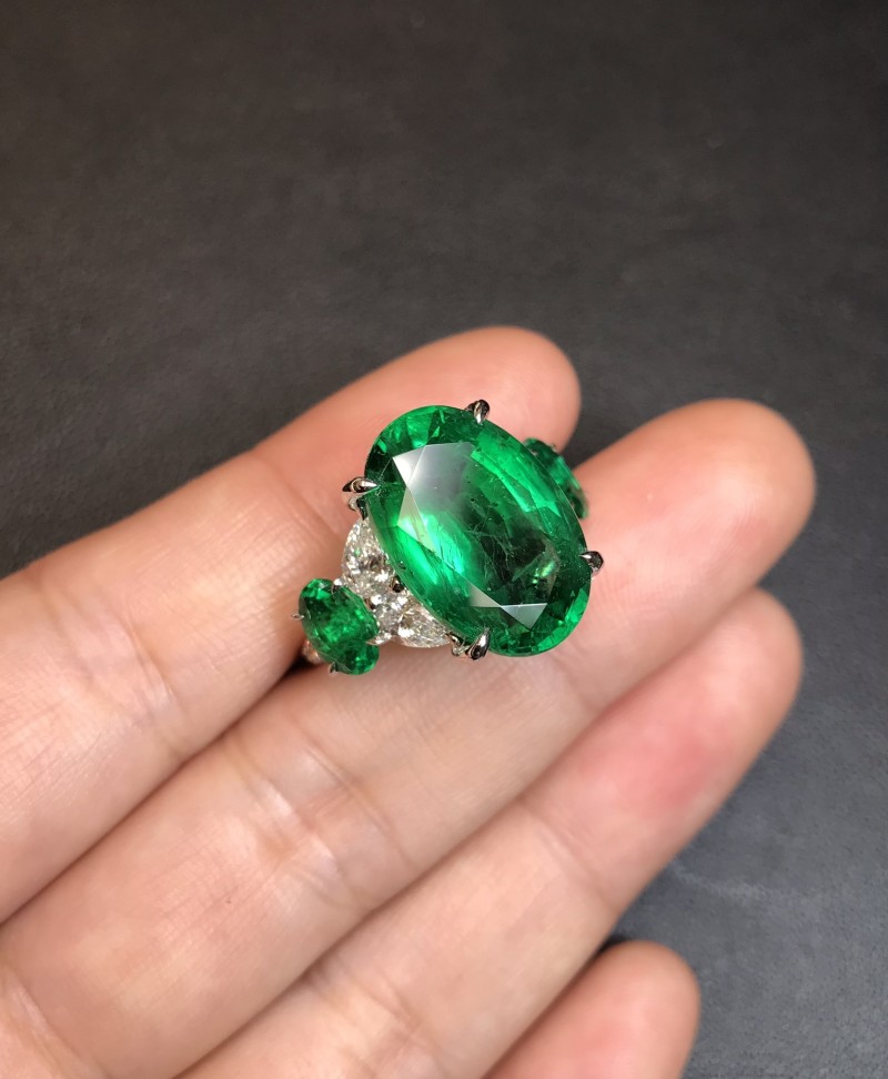 白18K金赞比亚祖母绿戒指9.88ct